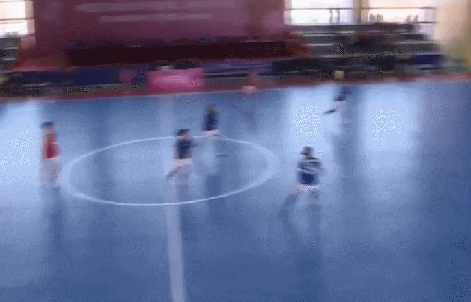 国际五人制足球赛裁判手势,小学生五人制足球裁判哨声及手势