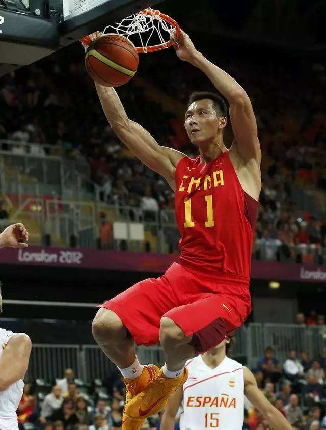 易建联几处纹身,易建联纹身欣赏