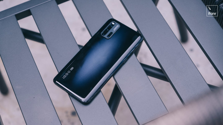 iqoo3全面曝光配置任性问鼎旗舰,iqoo3评测科技美学