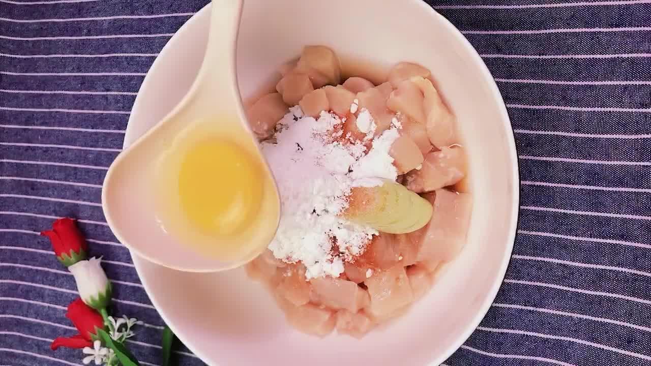 香酥鸡米花个个咸香酥脆,劲脆鸡米花酥脆可口