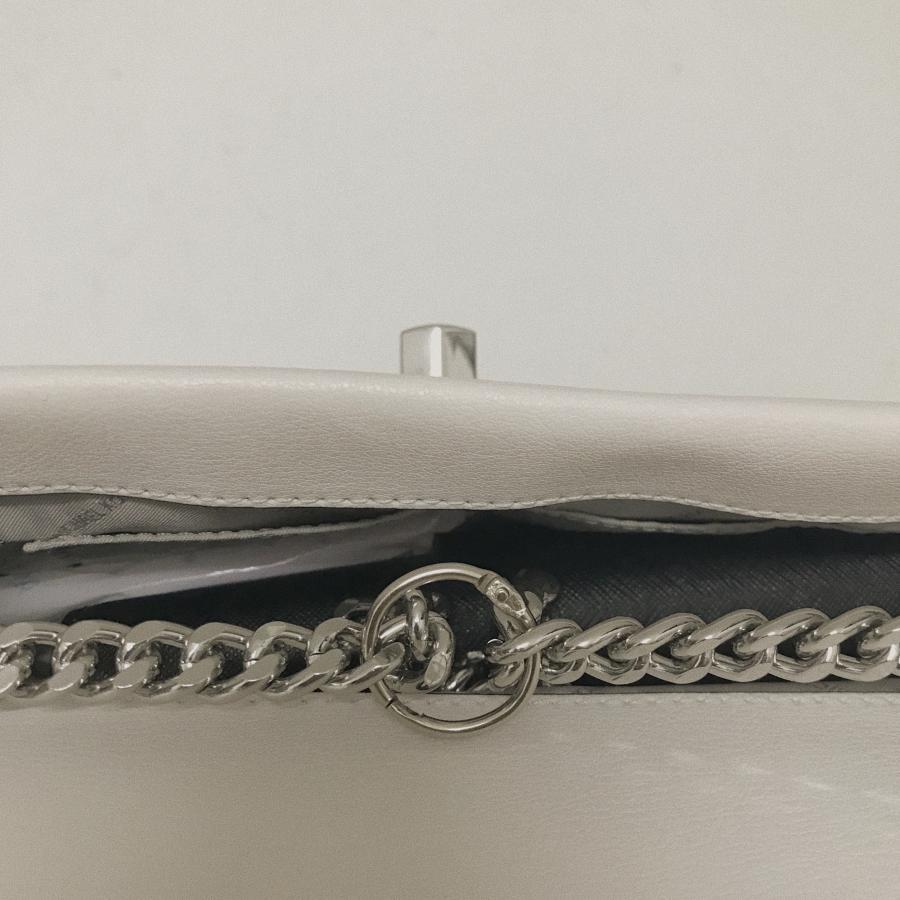 链条包带子太长缩短教程,双肩链条包太长缩短教程