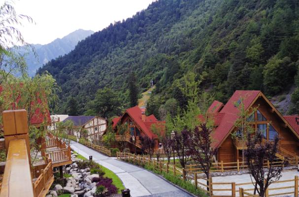 古尔沟野外温泉,古尔沟山庄泡温泉