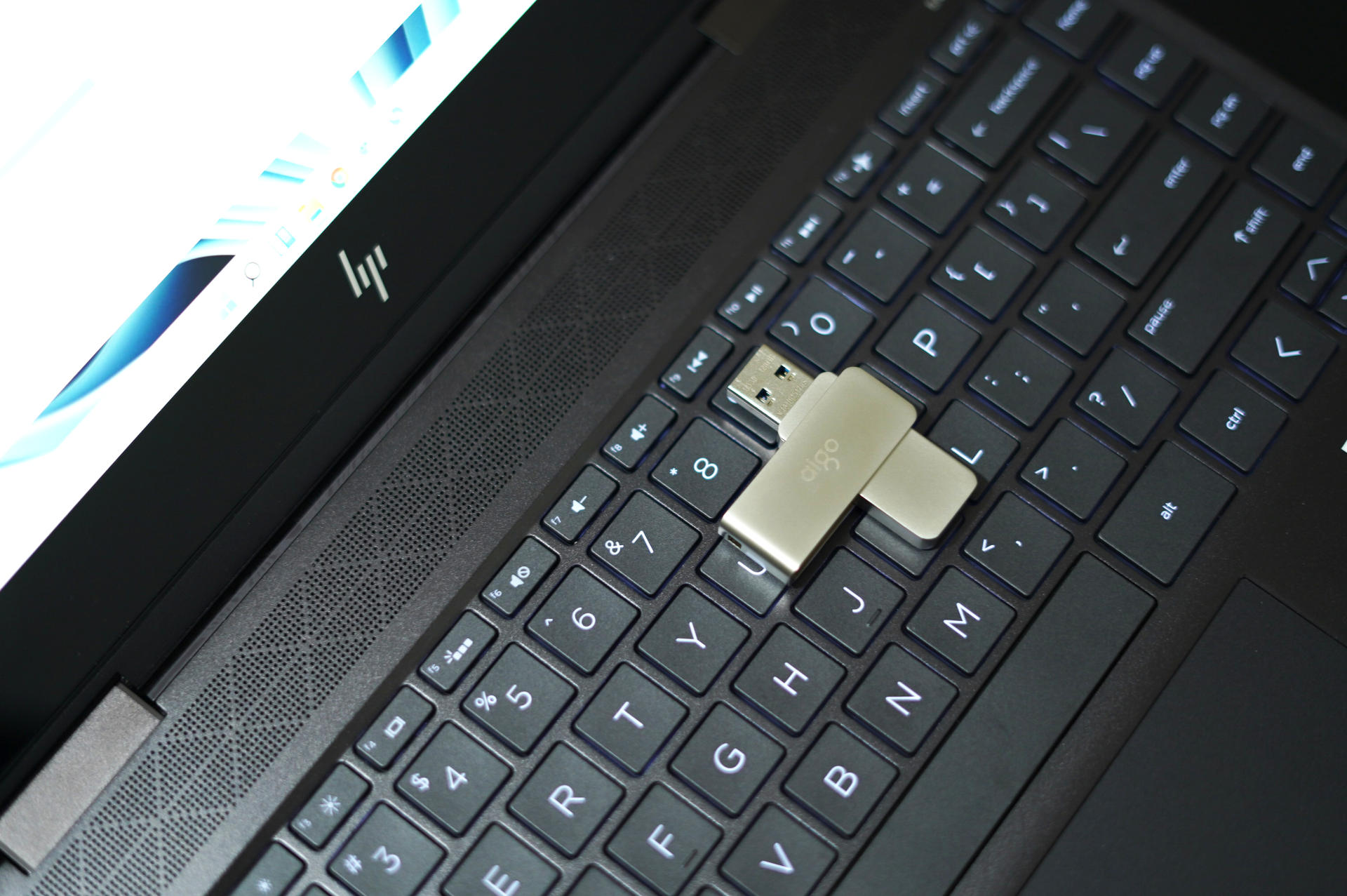 首款搭载40nm制程的“中国芯”闪存盘aigoU330U盘成就一代经典