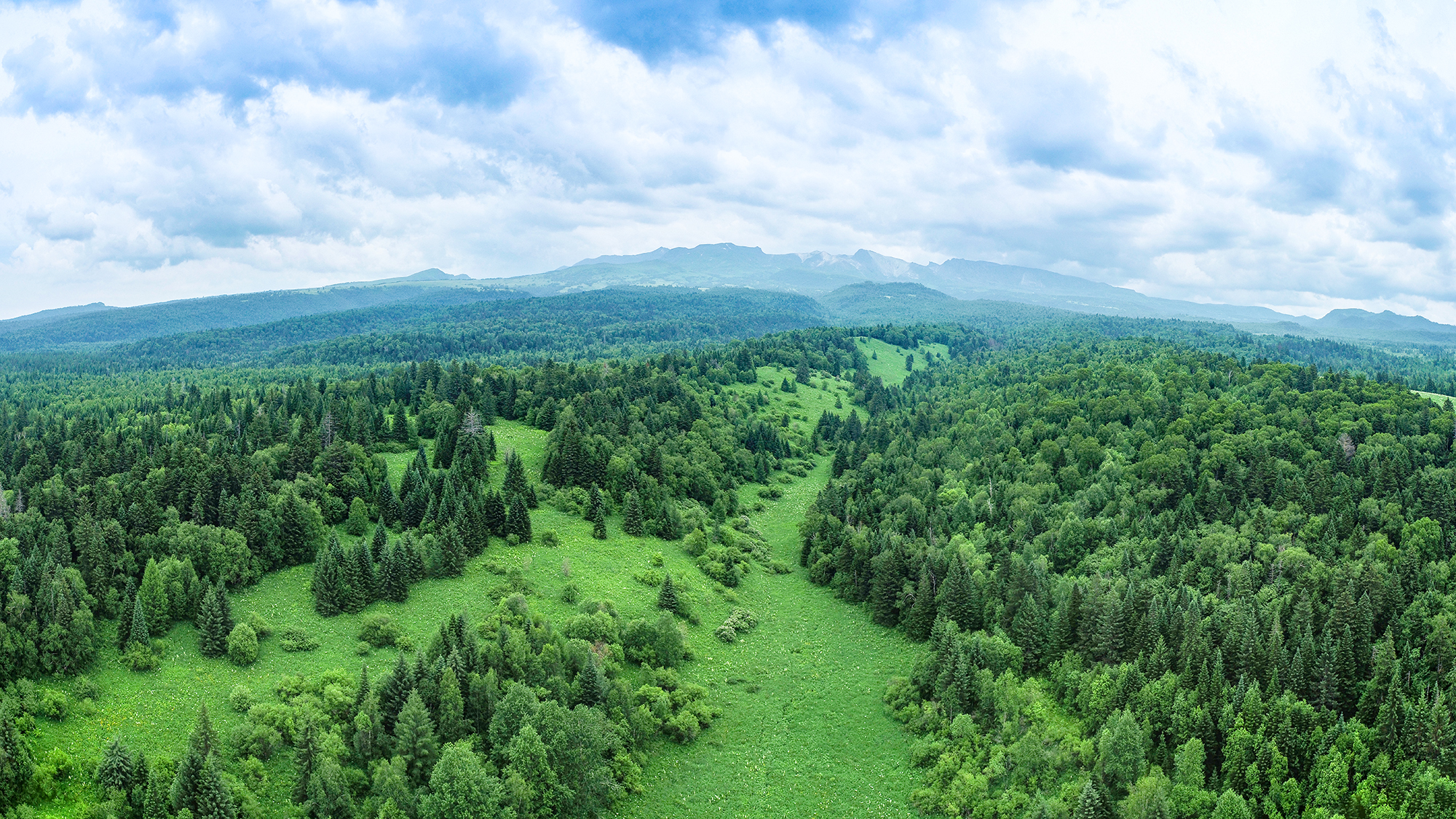 航拍长白山天池视频,长白山天池航拍全景视频