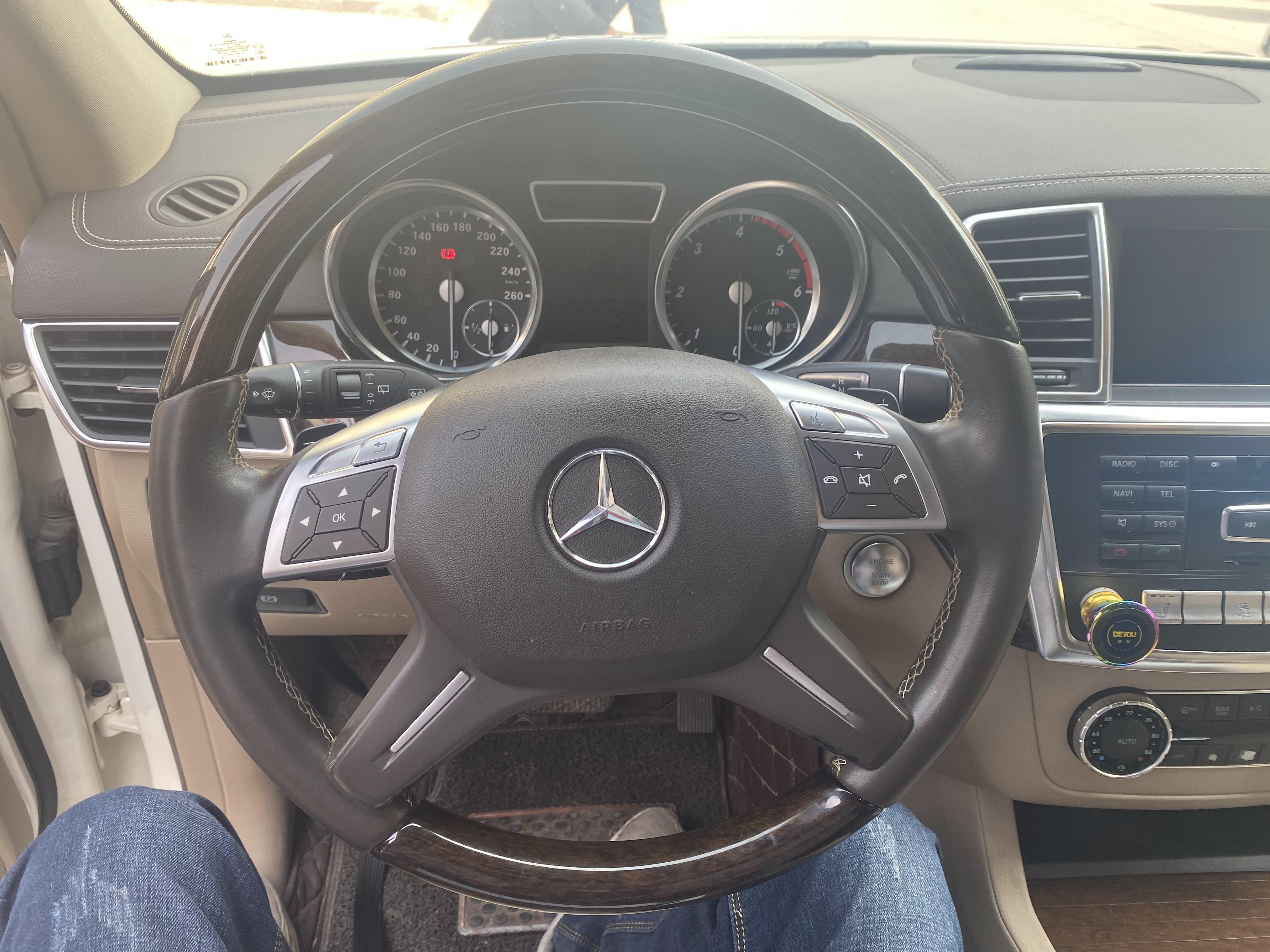 奔驰gl350柴油漏灰色粘液,个人奔驰gl350