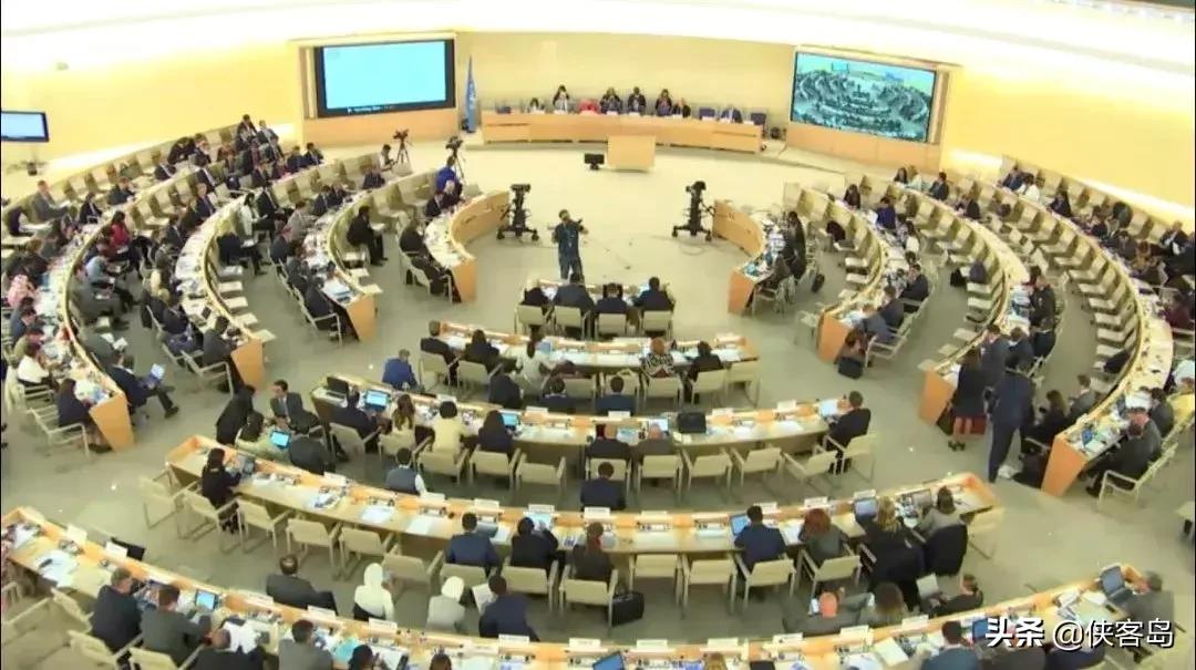 两位香港知名女性,侠客岛江湖美女