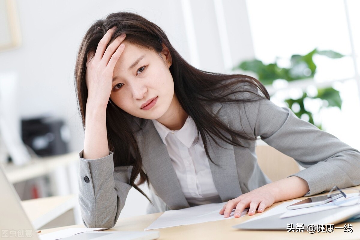 60岁女人脸色发黄暗沉什么原因,女人脸色手脚发黄是什么原因