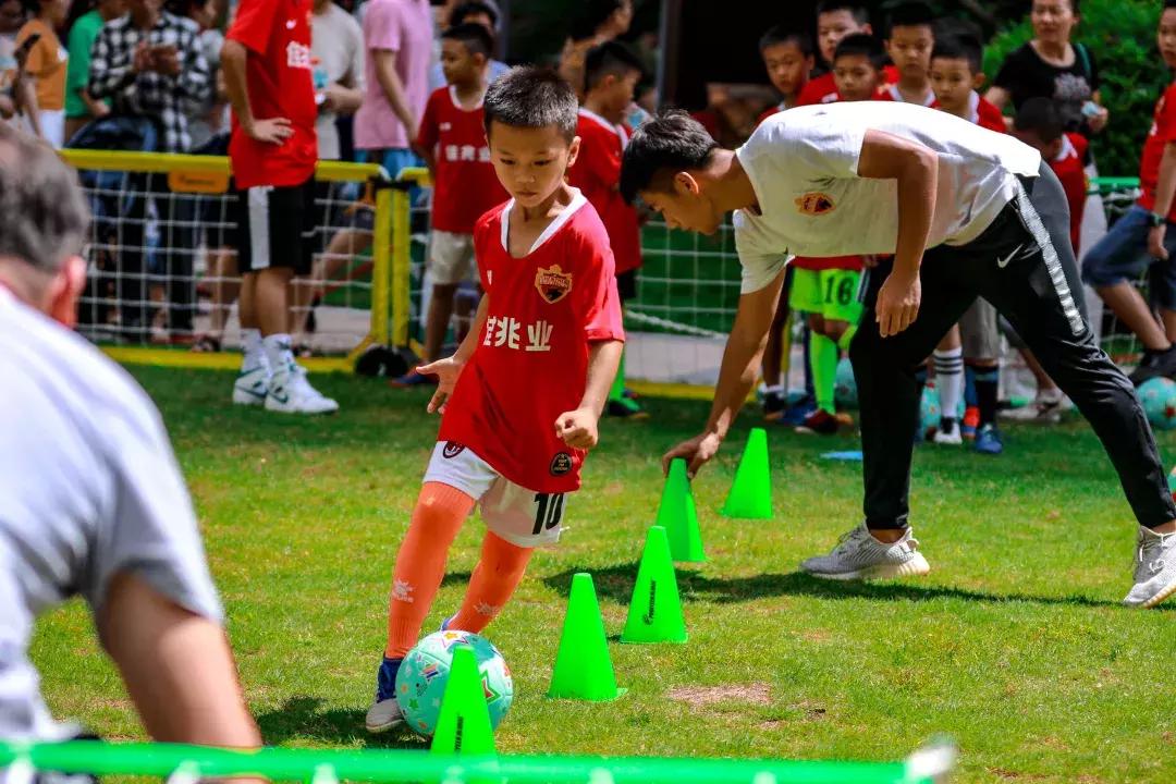 马里普雷周鑫还有球探罗伯特！明天上午龙岗可园嘉年华见