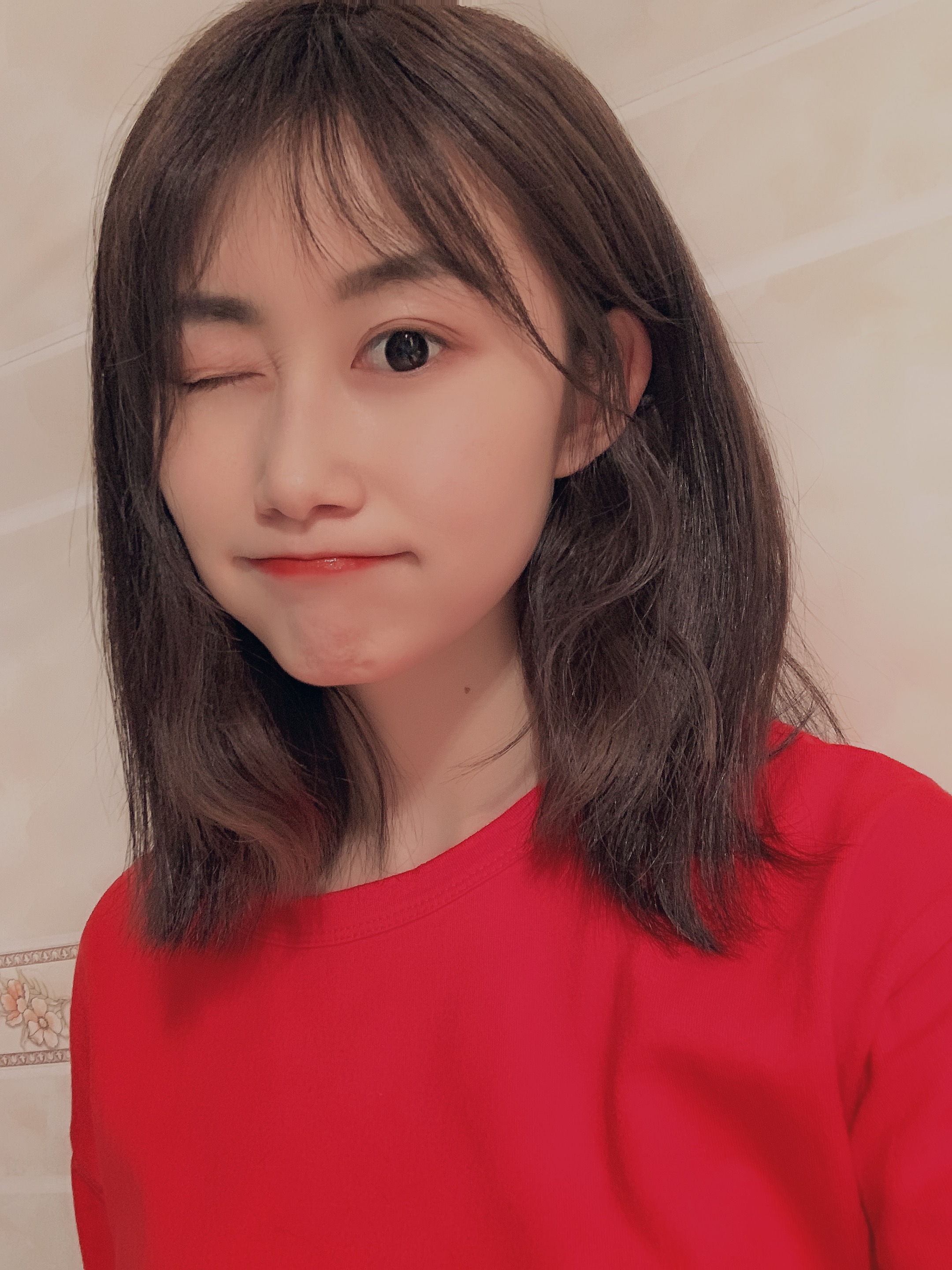 什么样的假发好戴又逼真,什么价位的假发戴着逼真