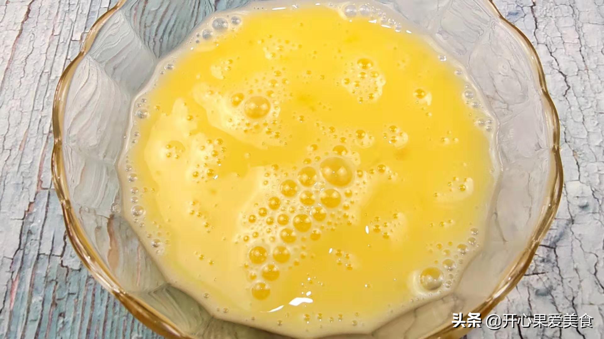 只用面粉做水晶蒸饺,蒸饺怎么做皮不硬又透明配方