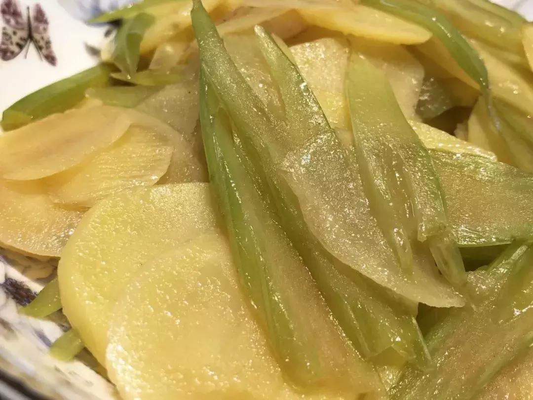 清蒸小龙虾蘸料怎么调好吃又简单,清蒸小龙虾蘸的酱料十三香