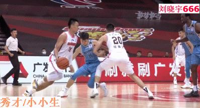 正负值-10+关键犯规！北京冠军后卫不堪大用，球迷吐槽不能续约