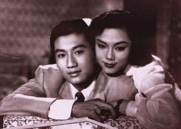 84岁谢贤穿皮衣状态好,80岁的谢贤依然帅气迷人