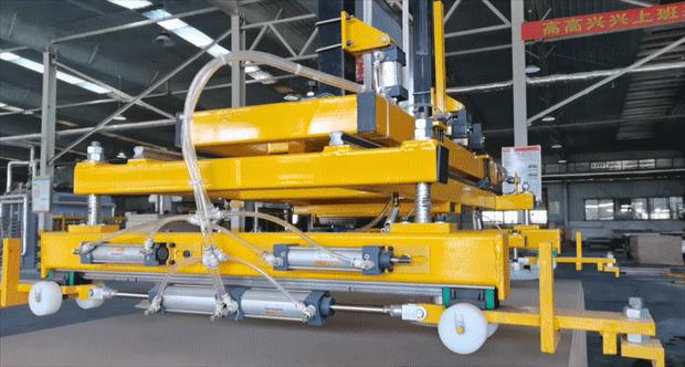 大板时代|鹏鸿九尺双面自动压贴设备霸气上线