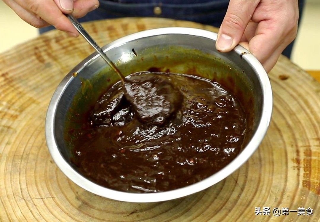 教你4道下饭酱的做法,很简单特别下饭的酱做法