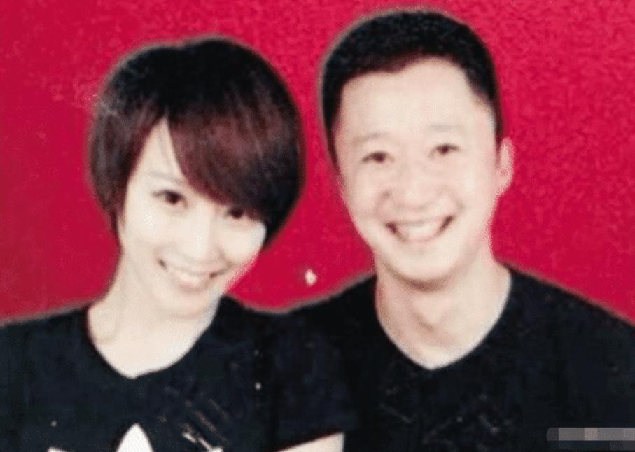 吴京的证件照是什么,吴京晒与郭帆结婚证p图