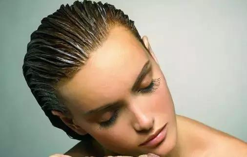 还搞不清“护发素”和“发膜”的区别？用错了发质更糟糕