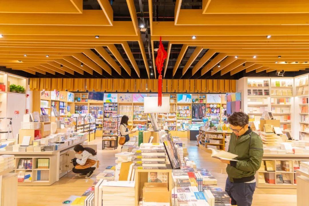 至强扫货攻略!佛山CBD潮玩新地标,女生月购物狂欢!