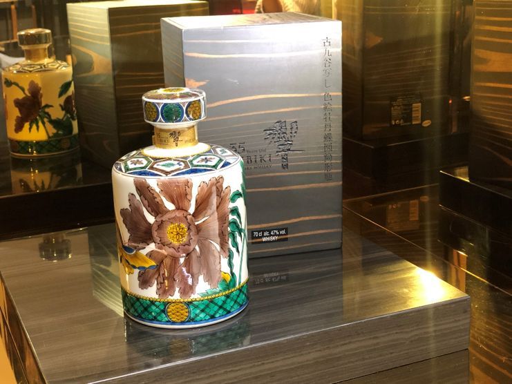 香港：购物的免税天堂，竟还藏着一处买酒的好去处