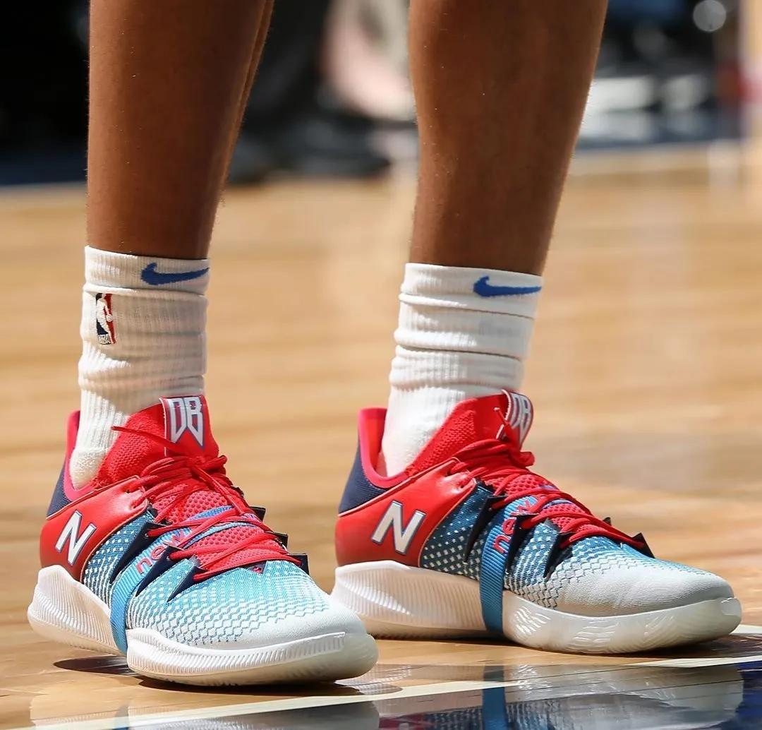 施罗德决赛上脚球鞋,纳迪尔施罗德球鞋