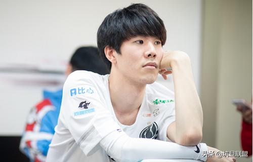 输给ra后ig选手心态炸了,shy哥上单滑板鞋帮助ig拿下vg