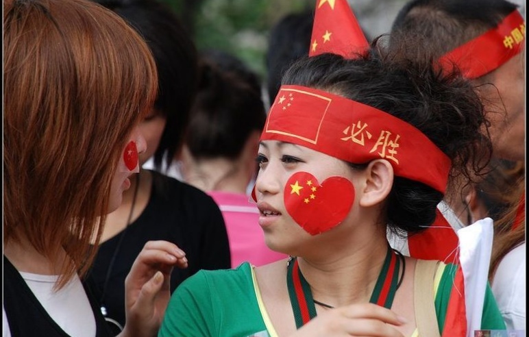 不盲目崇洋媚外，中国足球只能靠中国人自己来