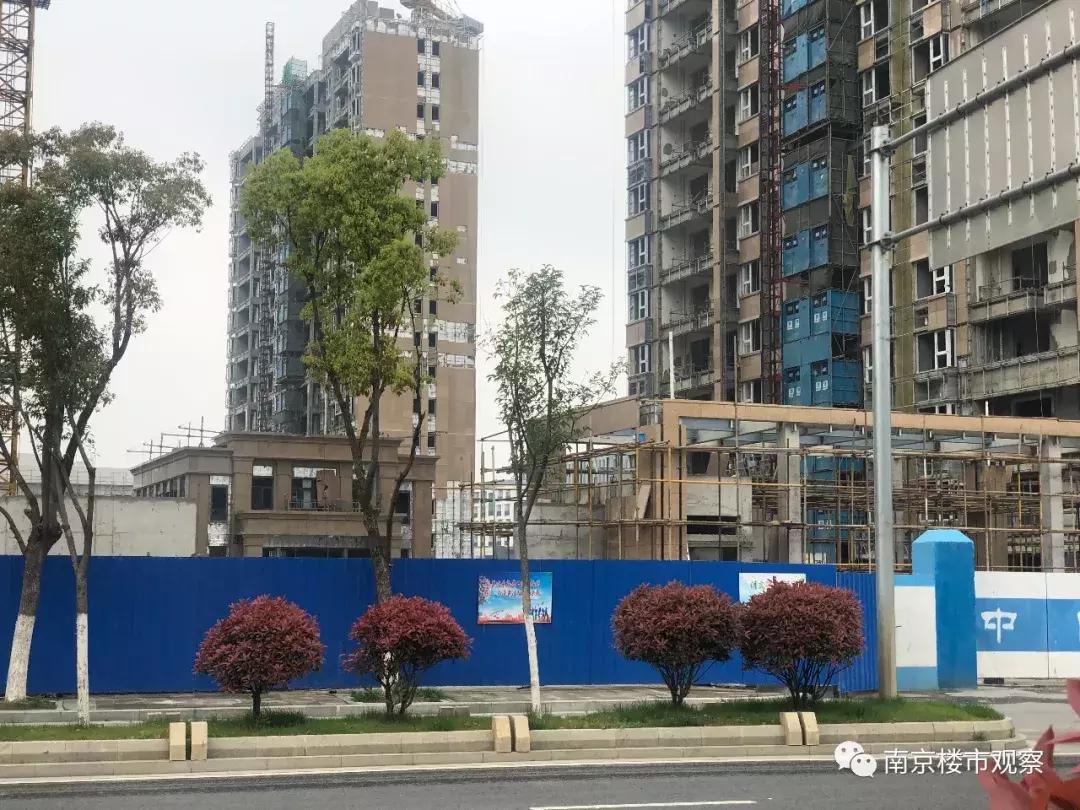 实探月坛学区真实在售房源紧缺,实探地铁房