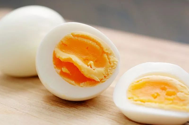 绿壳乌鸡蛋和普通鸡蛋的区别,绿壳鸡蛋的营养价值与保健功效