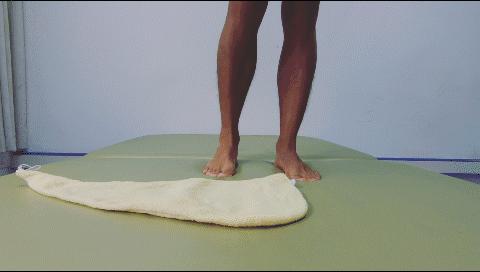 脚不定位经常有针刺的感觉,脚一踏在地上就塌下去