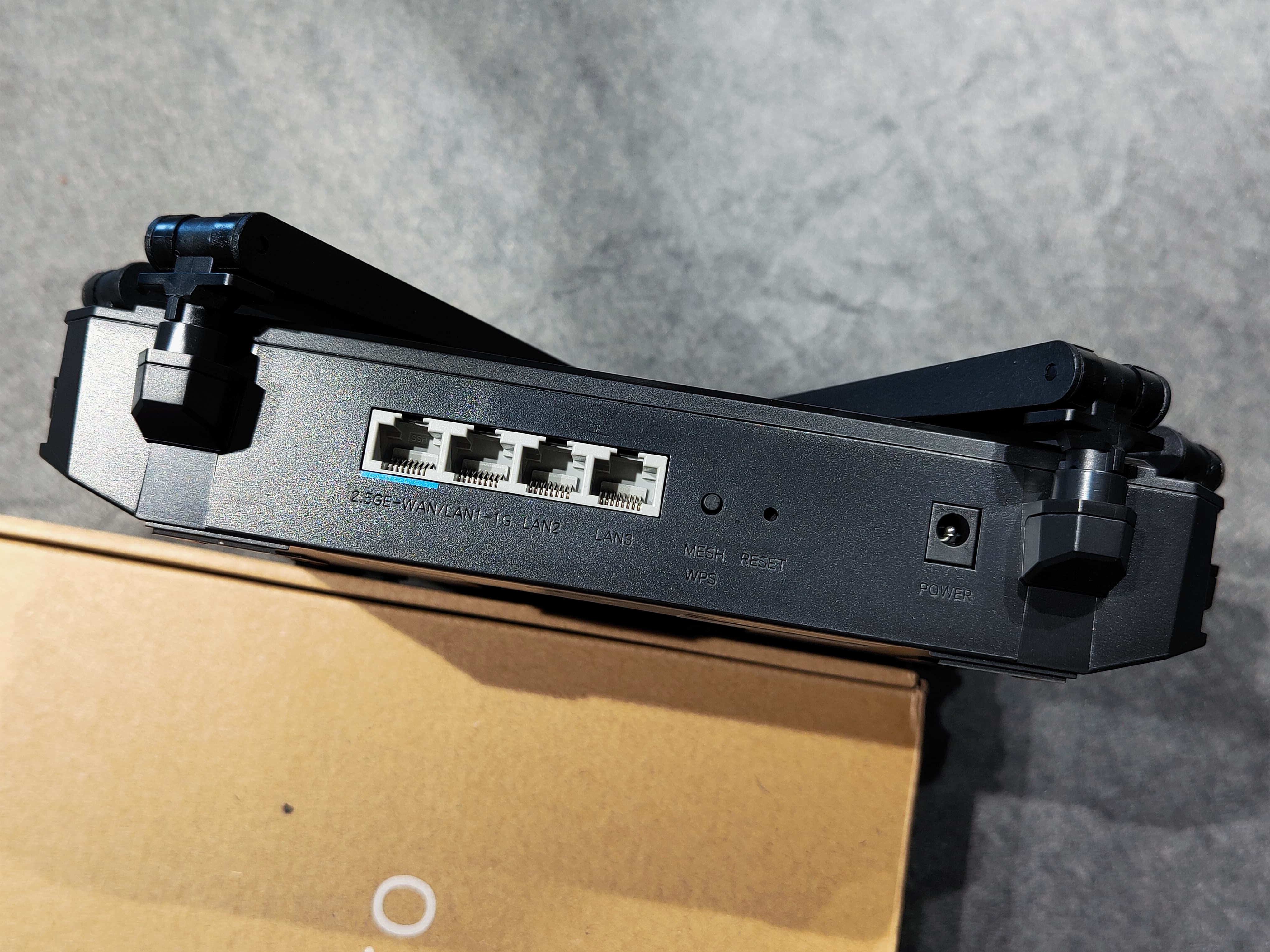 中兴路由器AX5400Pro评测：自研十二核芯片显威力