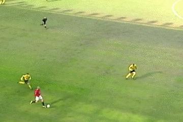贝氏弧线长传视频,足球史上最经典的24个弧线