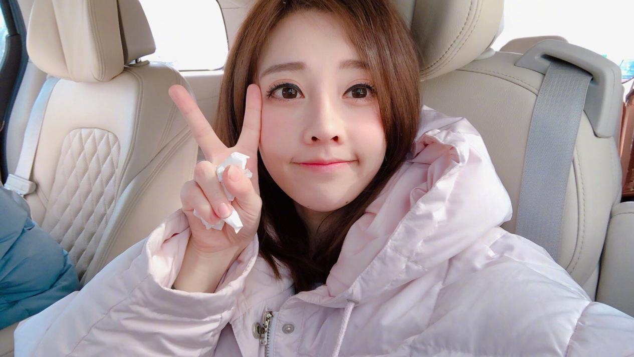 斗鱼神豪帆爷退鱼,斗鱼神豪刷20万挽留一姐