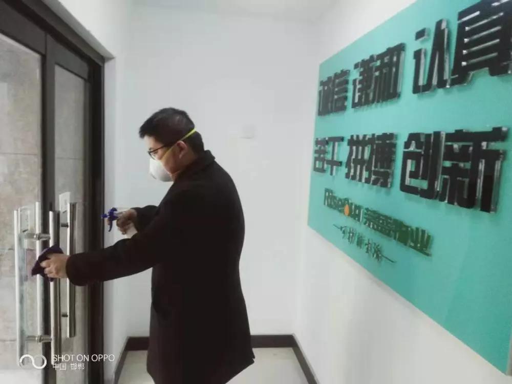 疫情无情人有情爱心蔬菜送一线,疫情无情民生有爱送菜到家暖人心