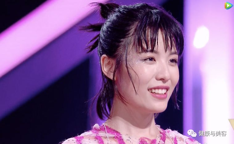 明日之子孟美岐搭配,明日之子孟美岐皮裤