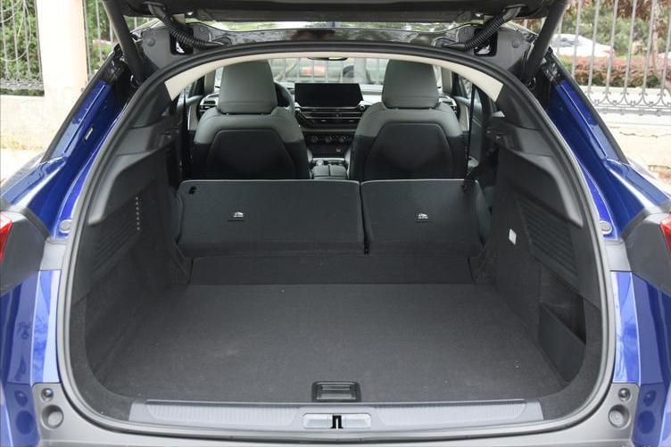 凡尔赛c5x和思域谁安全,凡尔赛c5x对比cx4百公里加速