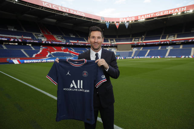 西媒惊曝梅西真实年薪,梅西2年12亿欧元交多少税