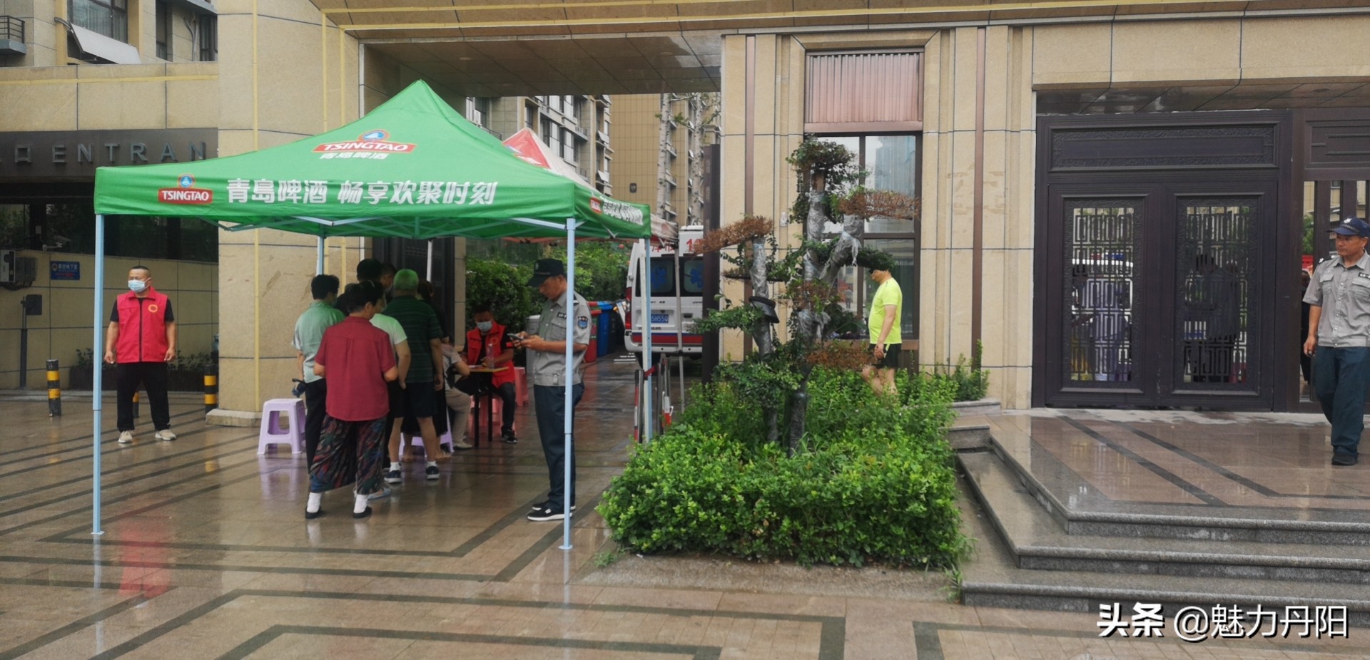 我为群众办实事送温暖进社区活动,我为群众办实事送医下乡