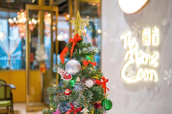 8元/锅!开在W酒店旁边的「泰国皇室料理」,“圣诞锅”涮海鲜