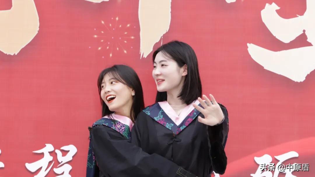 大片来袭！河南各高校凹造型毕业照绝对惊艳到你