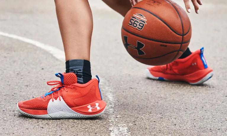 实战新语|高挂在湖人主场的24号球衣，飘向篮球的最高殿堂