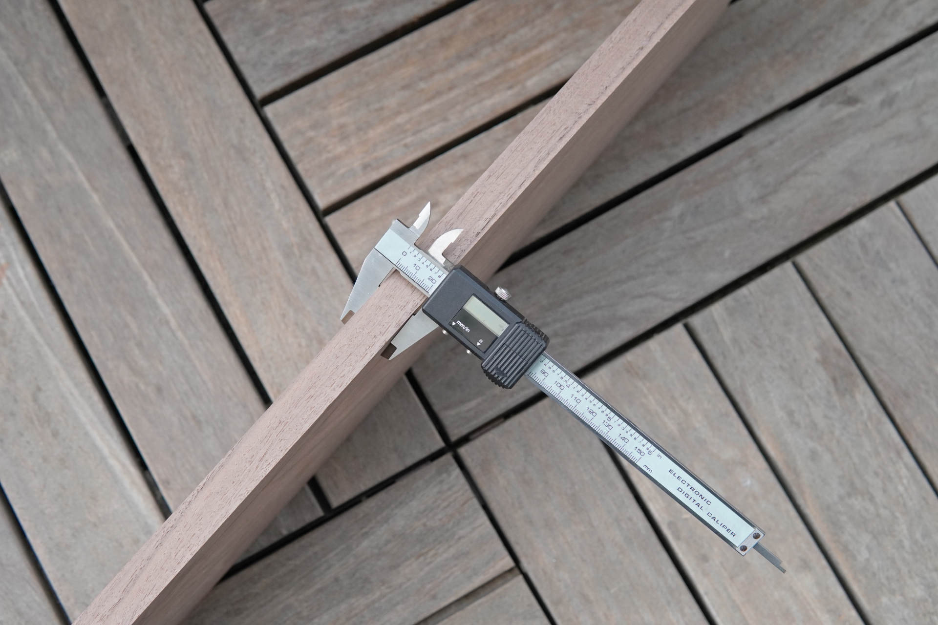 自制电脑显示器增高架,显示器增高架有必要吗