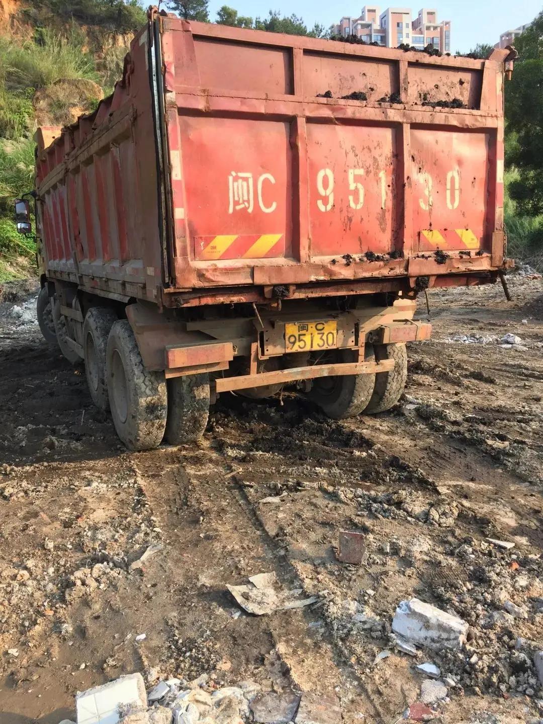 违法倾倒污泥被抓,违法倾倒污泥事件盘点