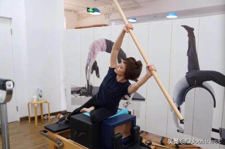 普拉提跟瑜伽的效果有什么区别,明星们练普拉提