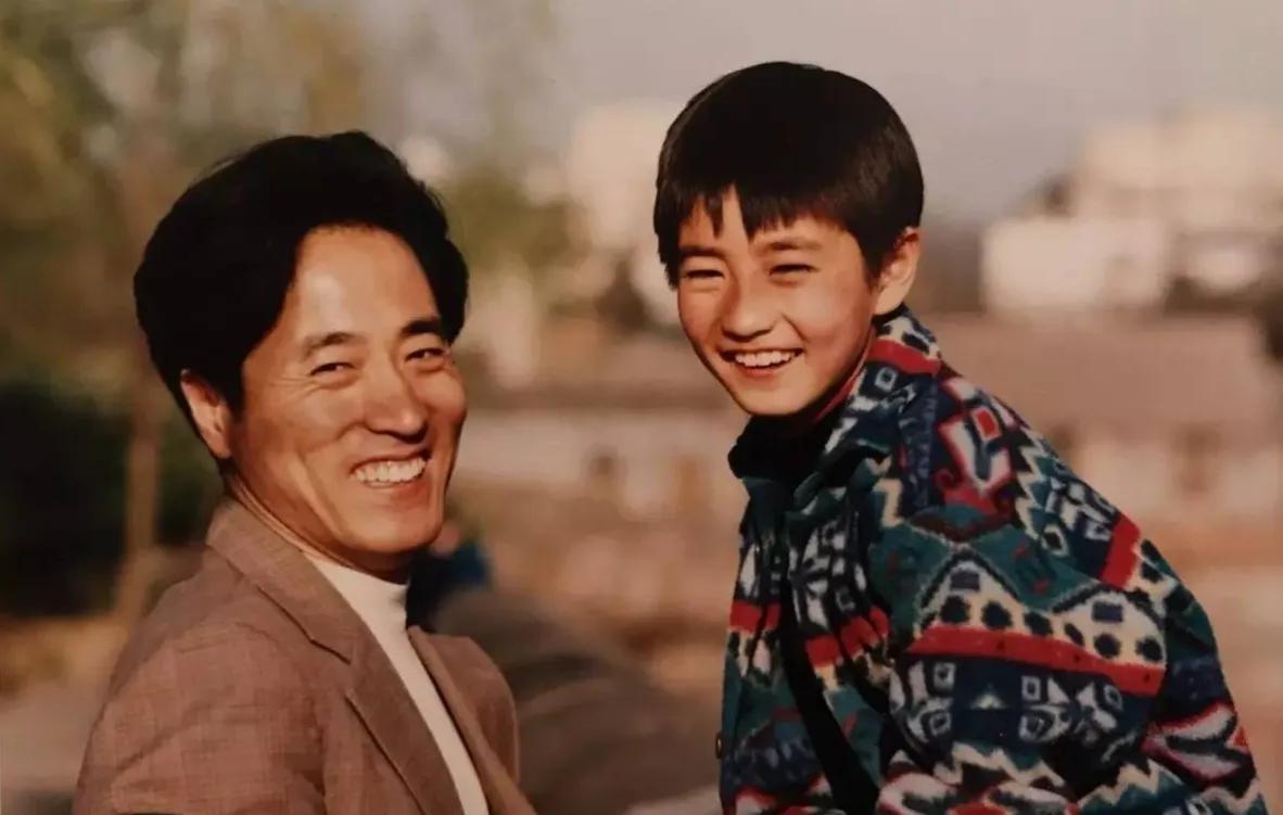 杨玏娱乐圈人脉,杨玏的现任女友照片