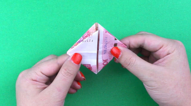 双爱心钱折法情人节,情人节折爱心手工教程