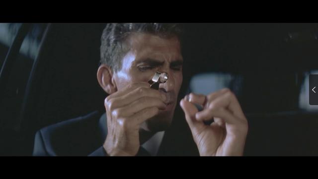 1995年成龙不要命的一跳，拿下8230万票房，让好莱坞也竖起大拇指