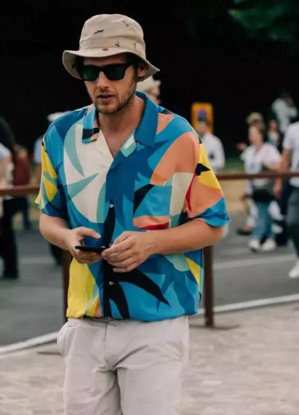 头小脸尖适合哪一款帽子,椭圆形的脸型适合什么款式的帽子