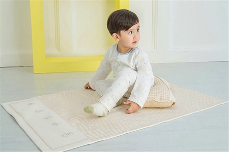 孩子爱尿床偏方,孩子总爱尿床该如何教育