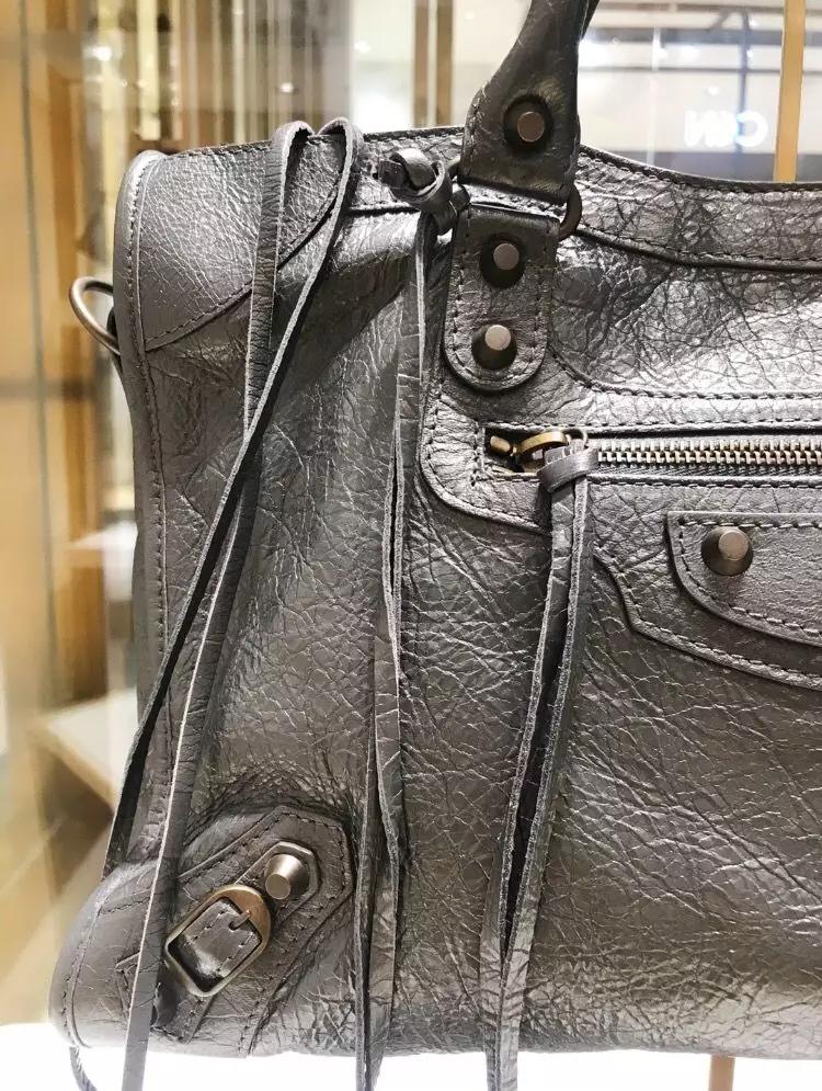 娜扎穿衣搭包包,30多个包包