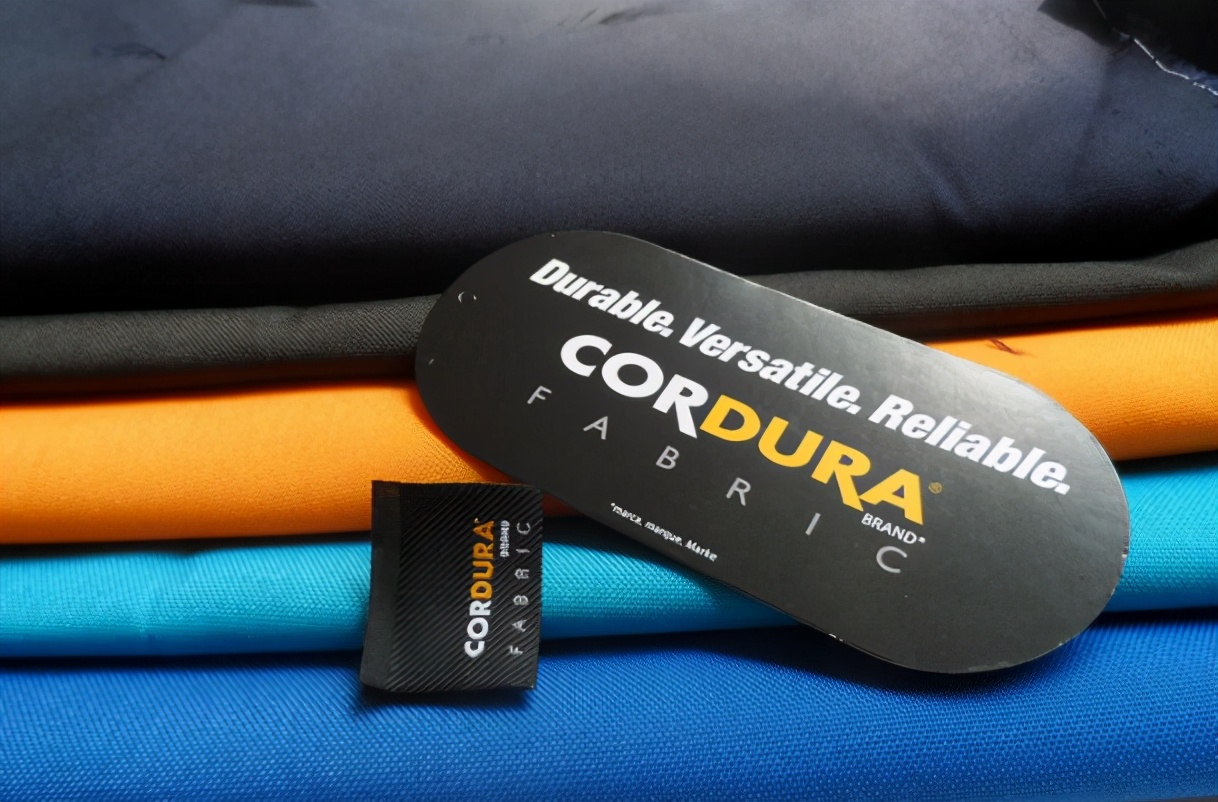 旅游登山必备的装备有哪些,户外徒步登山带什么